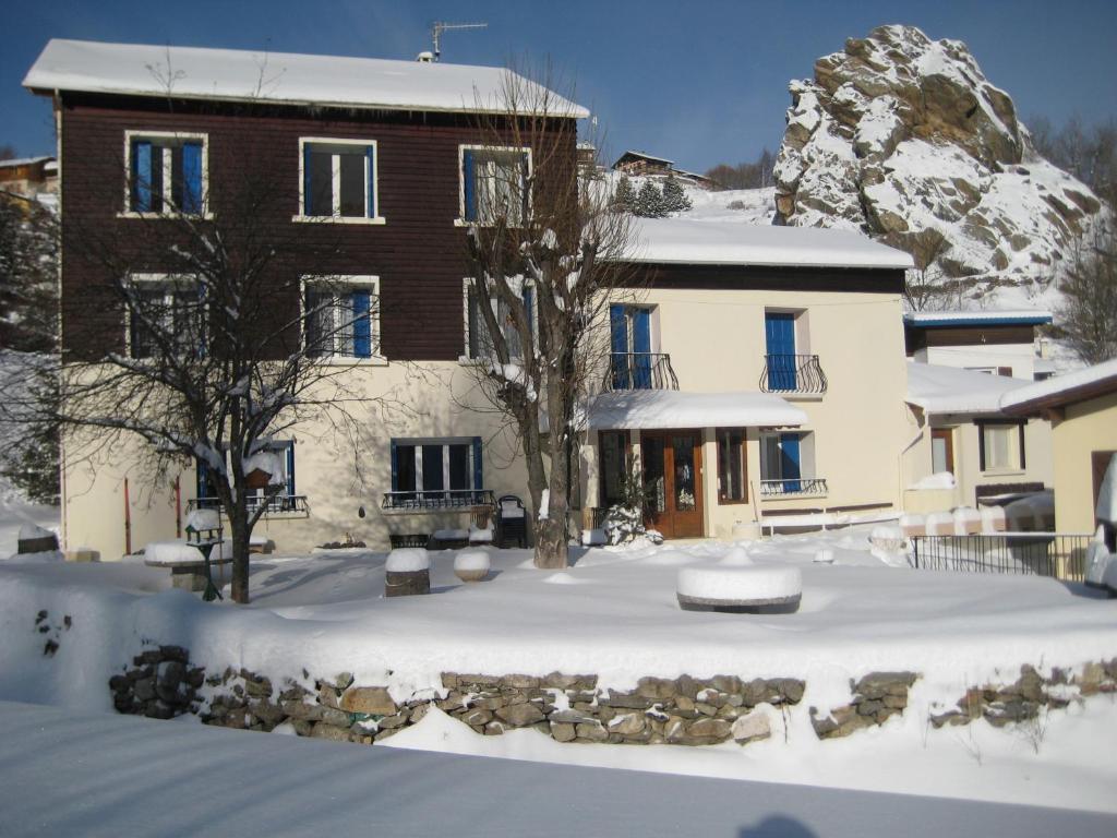 Mouli Del Riu Bed & Breakfast Saint-Pierre-dels-Forcats Ngoại thất bức ảnh